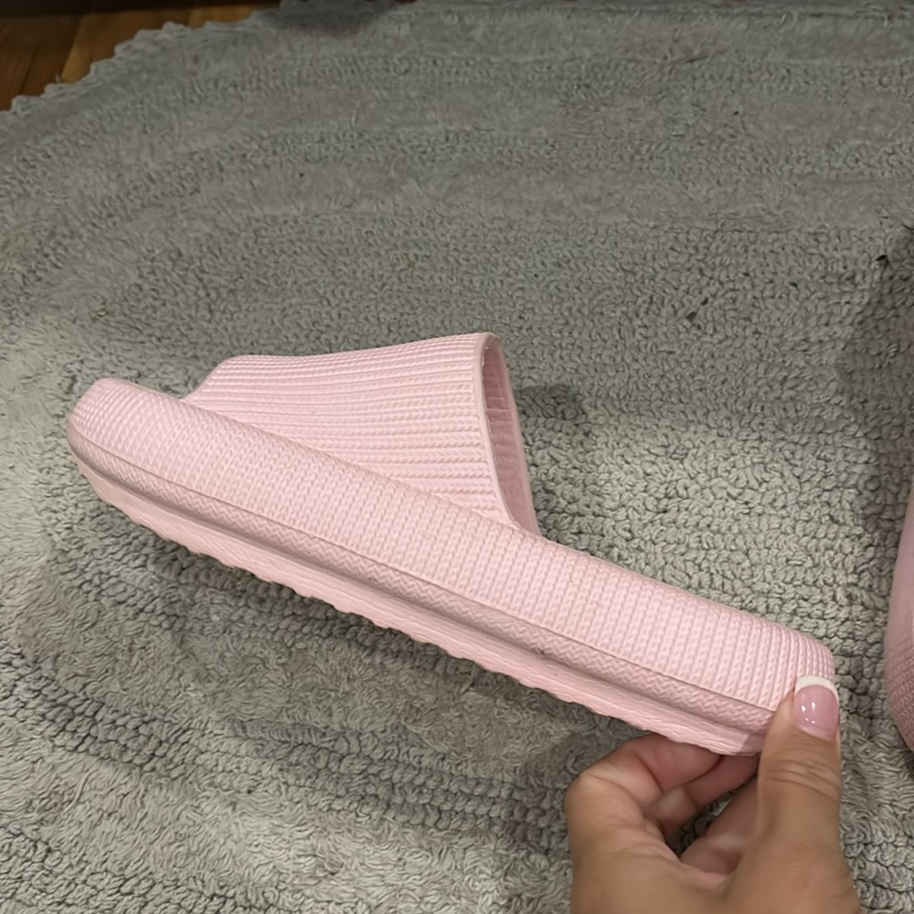 Pink cloud slides - Picture 3 of 3
